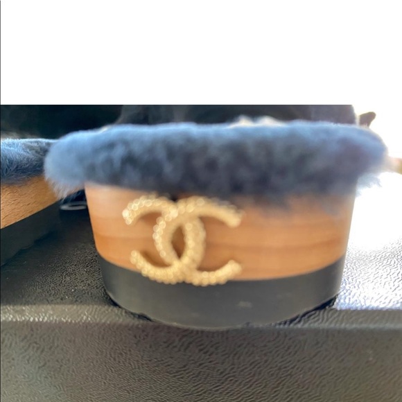 ‼️ SOLD ‼️ New - Fur Lambskin CC Mules Sandals - Picture 5 of 12